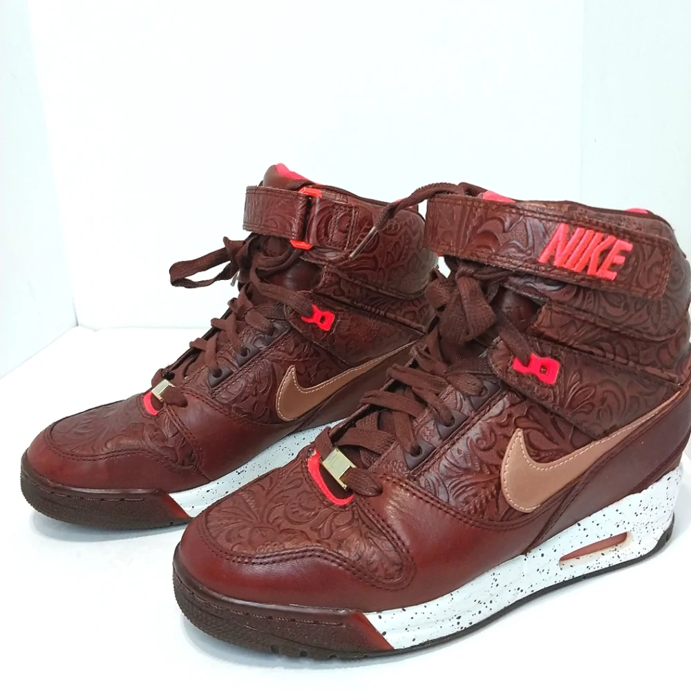 Nike Air Revolution‎ Sky Hi City Pack Milan, Limited Edition, Size 8.5| EUR 40